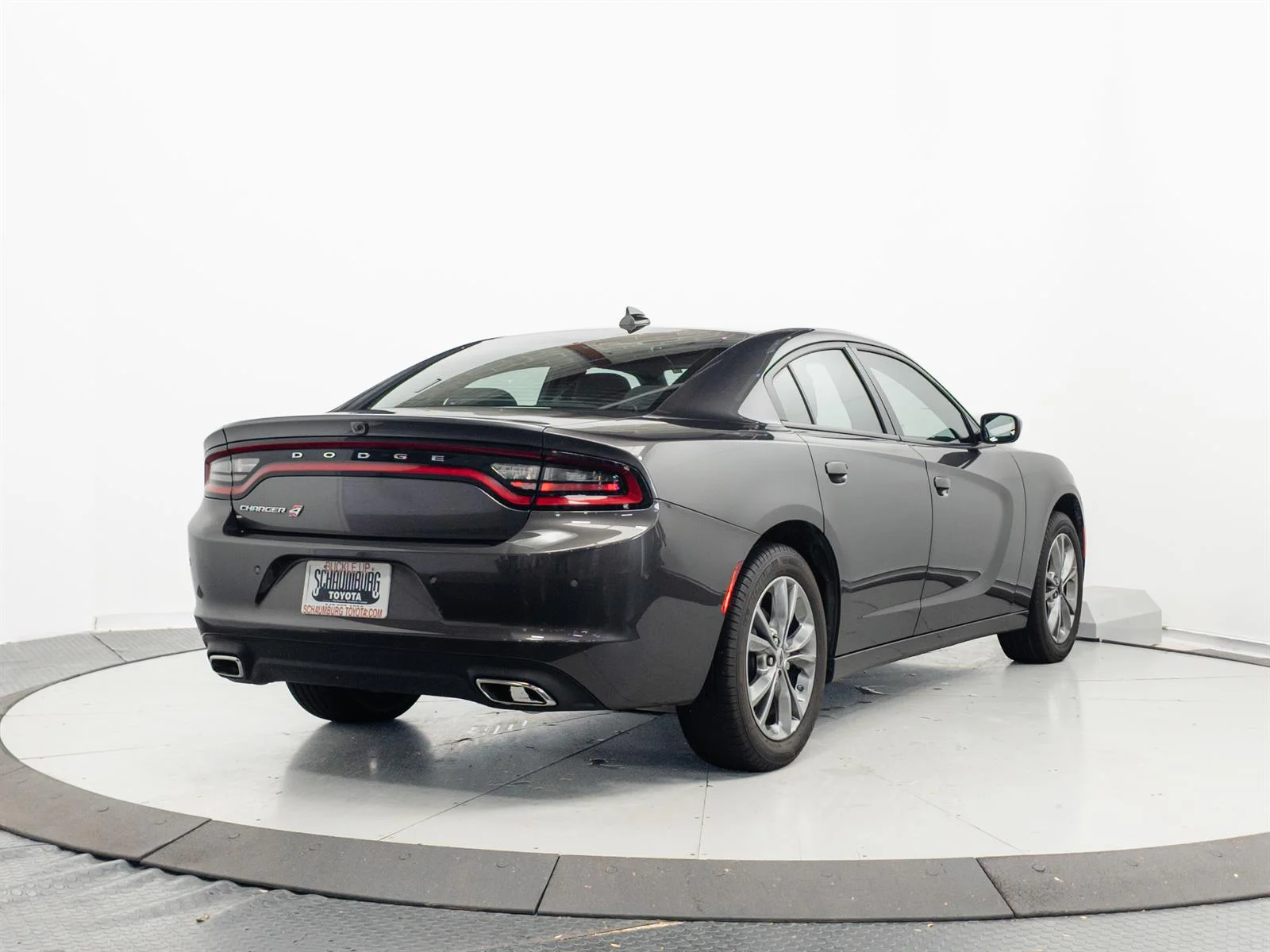 Used 2022 Gray Dodge SXT image 10
