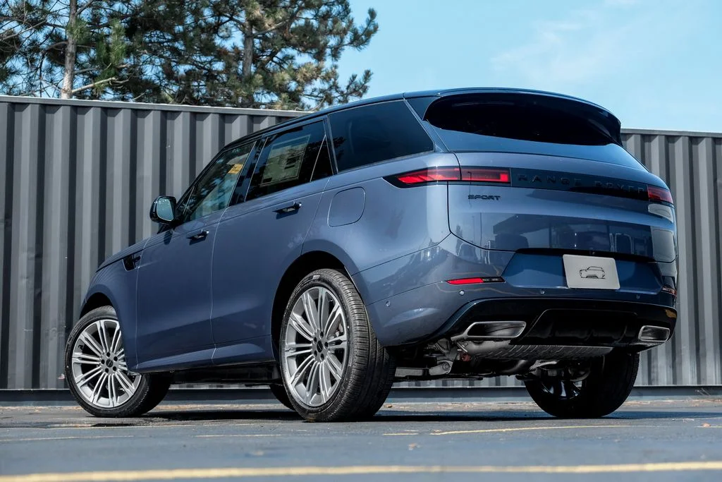 New 2027 Varesine Blue Land Rover Dynamic SE image 2