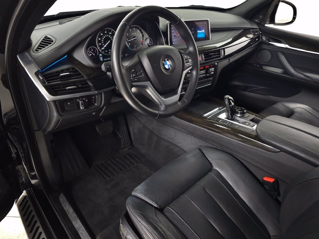 Used 2017 Black Sapphire Metallic BMW xDrive50i image 17