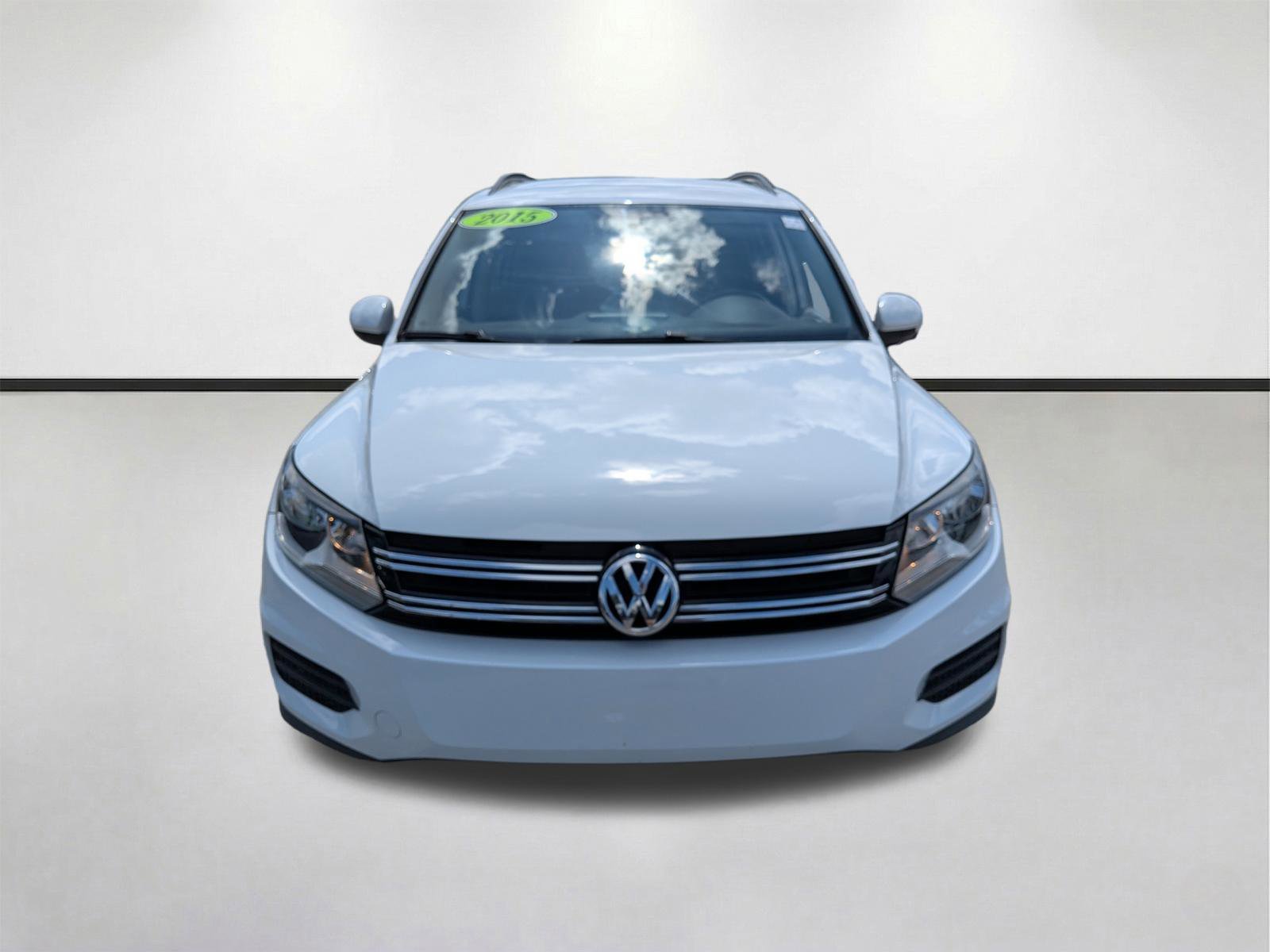 Used 2015 Pure White Volkswagen S image 9