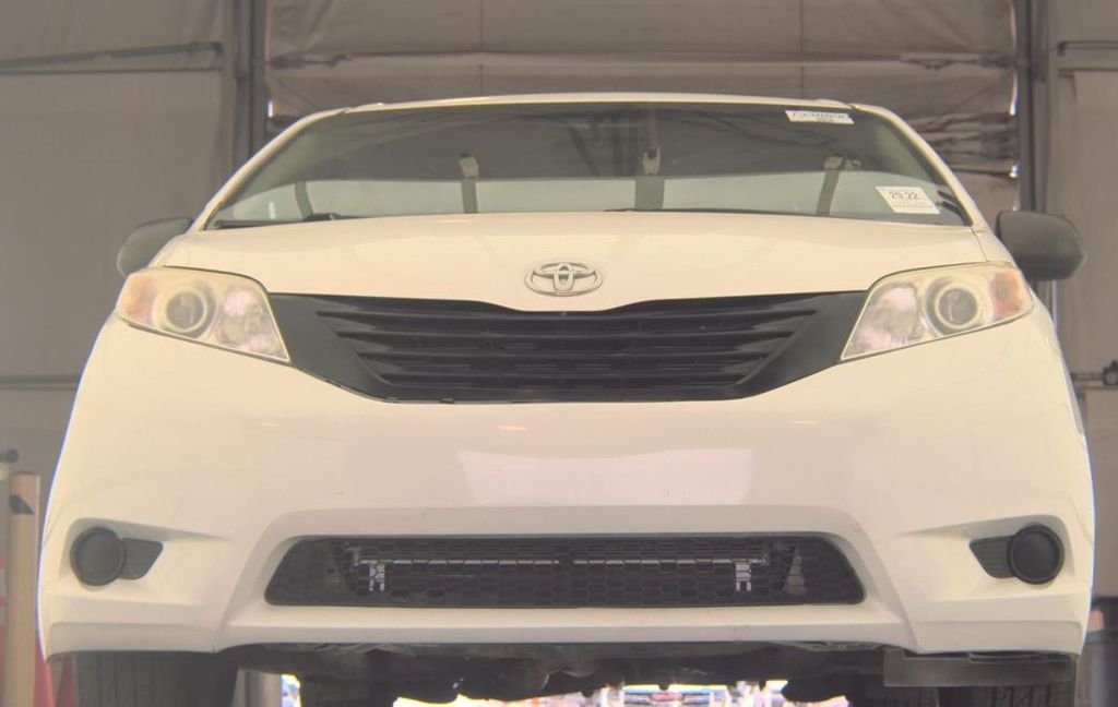 Used 2017 Toyota Sienna L with VIN 5TDZZ3DC9HS819942 for sale in Smithville, MO