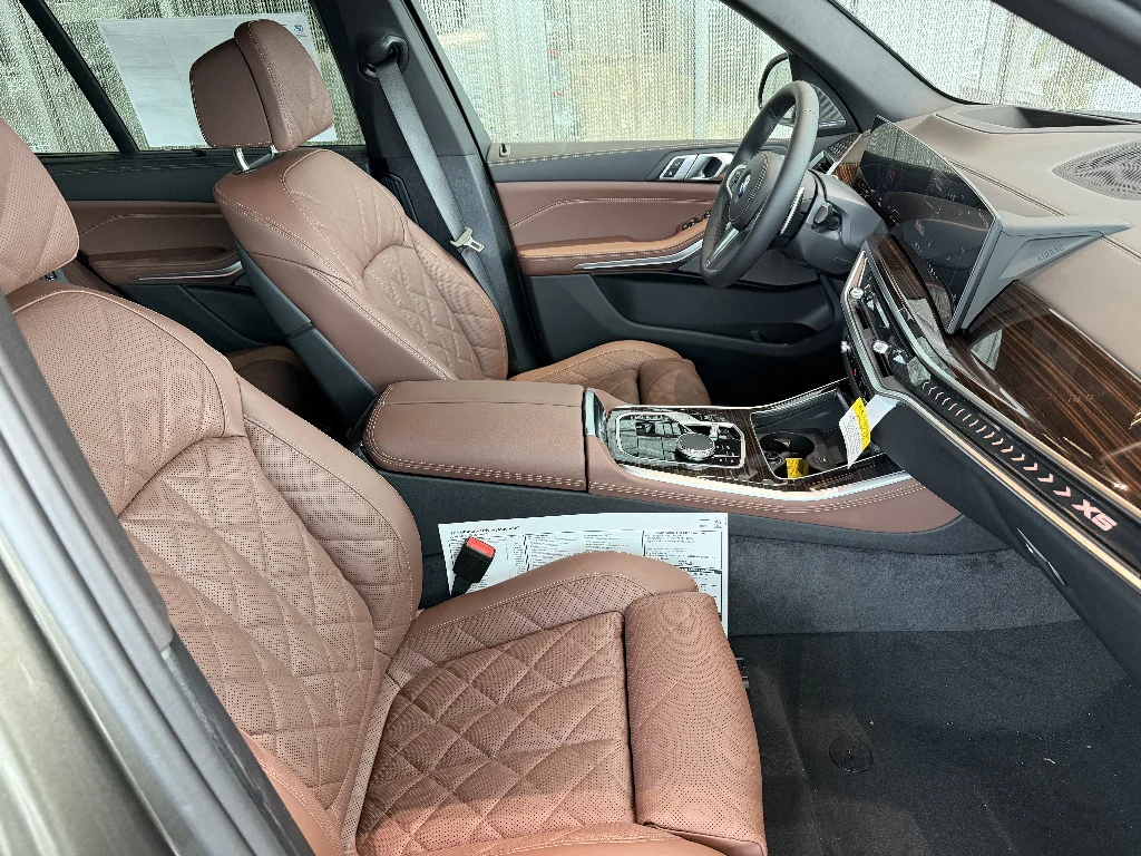 New 2026 Manhattan Green Metallic BMW xDrive40i image 14