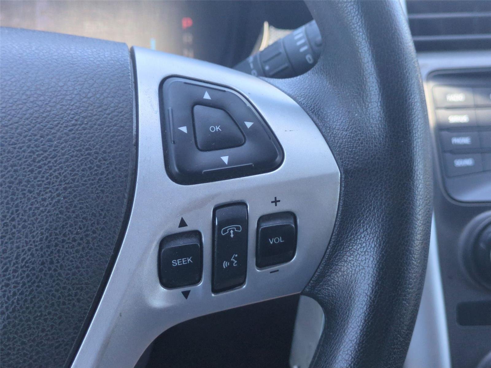 Used 2013 Ingot Silver Metallic Ford SE image 34