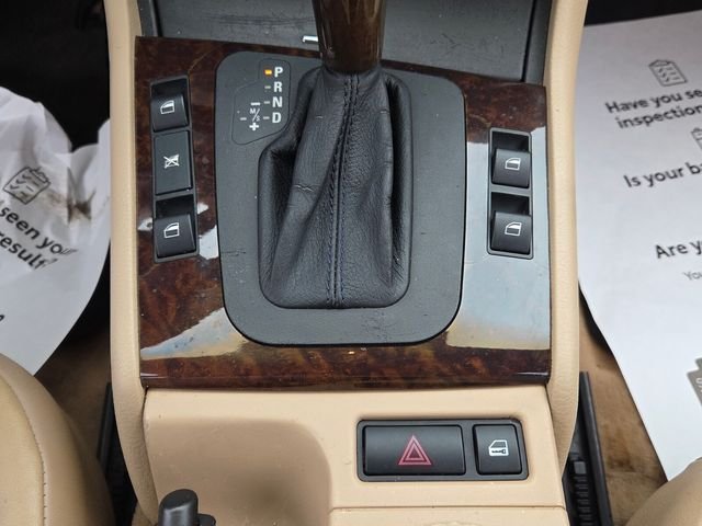 Used 2005  BMW 330i image 18