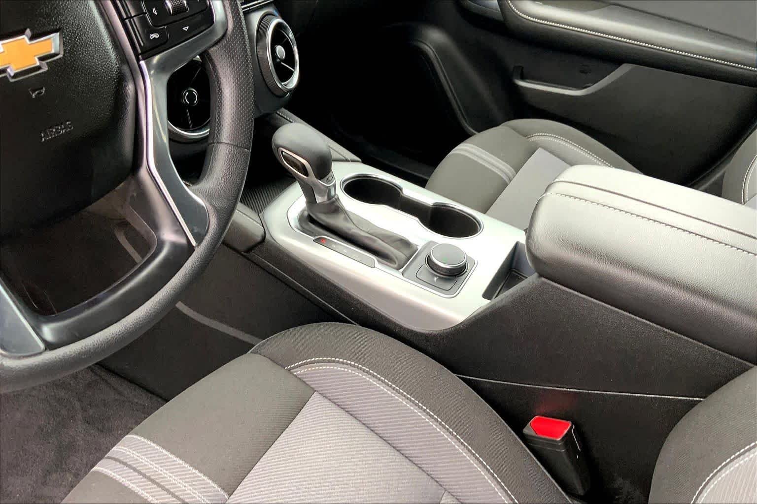 Used 2025 Summit White Chevrolet LT image 16