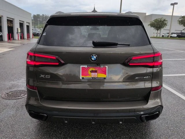 Used 2022 Green BMW xDrive40i image 5