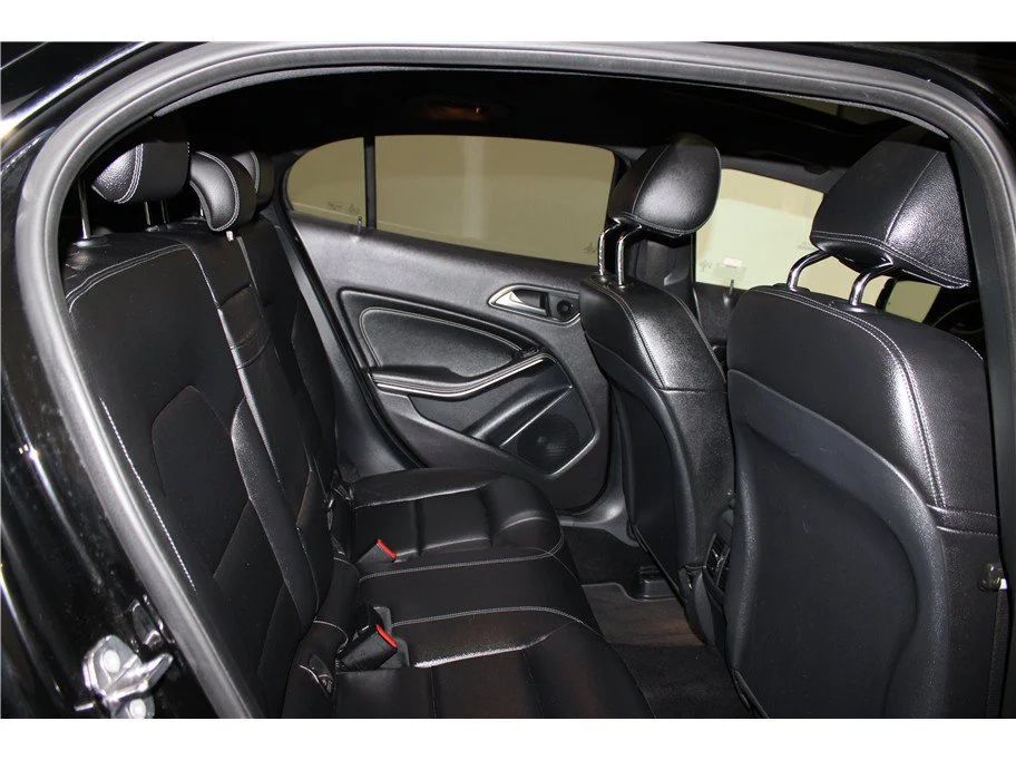 Used 2019 Black Mercedes-Benz GLA 250 image 21