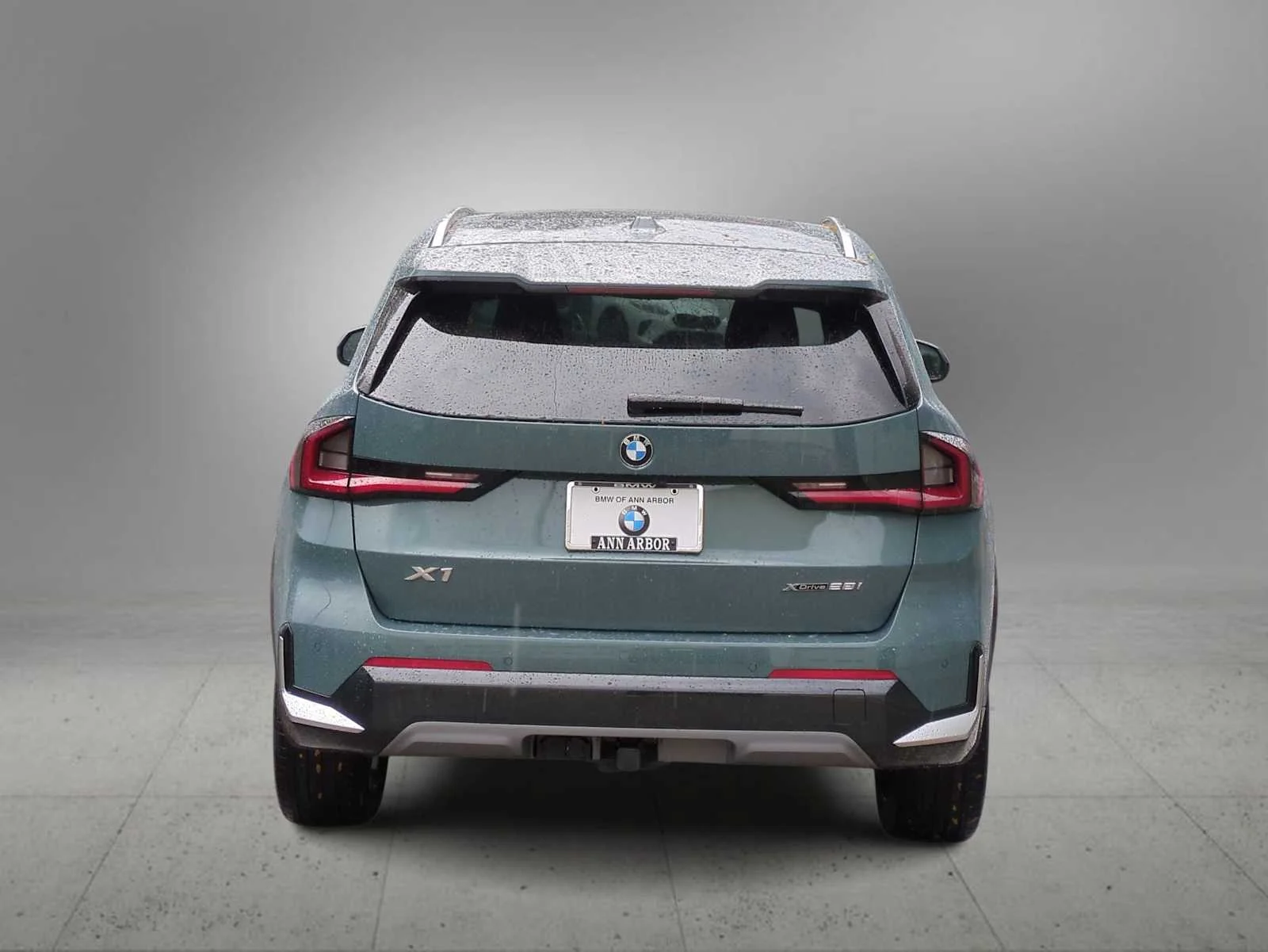 New 2026 Cape York Green Metallic BMW xDrive28i image 7