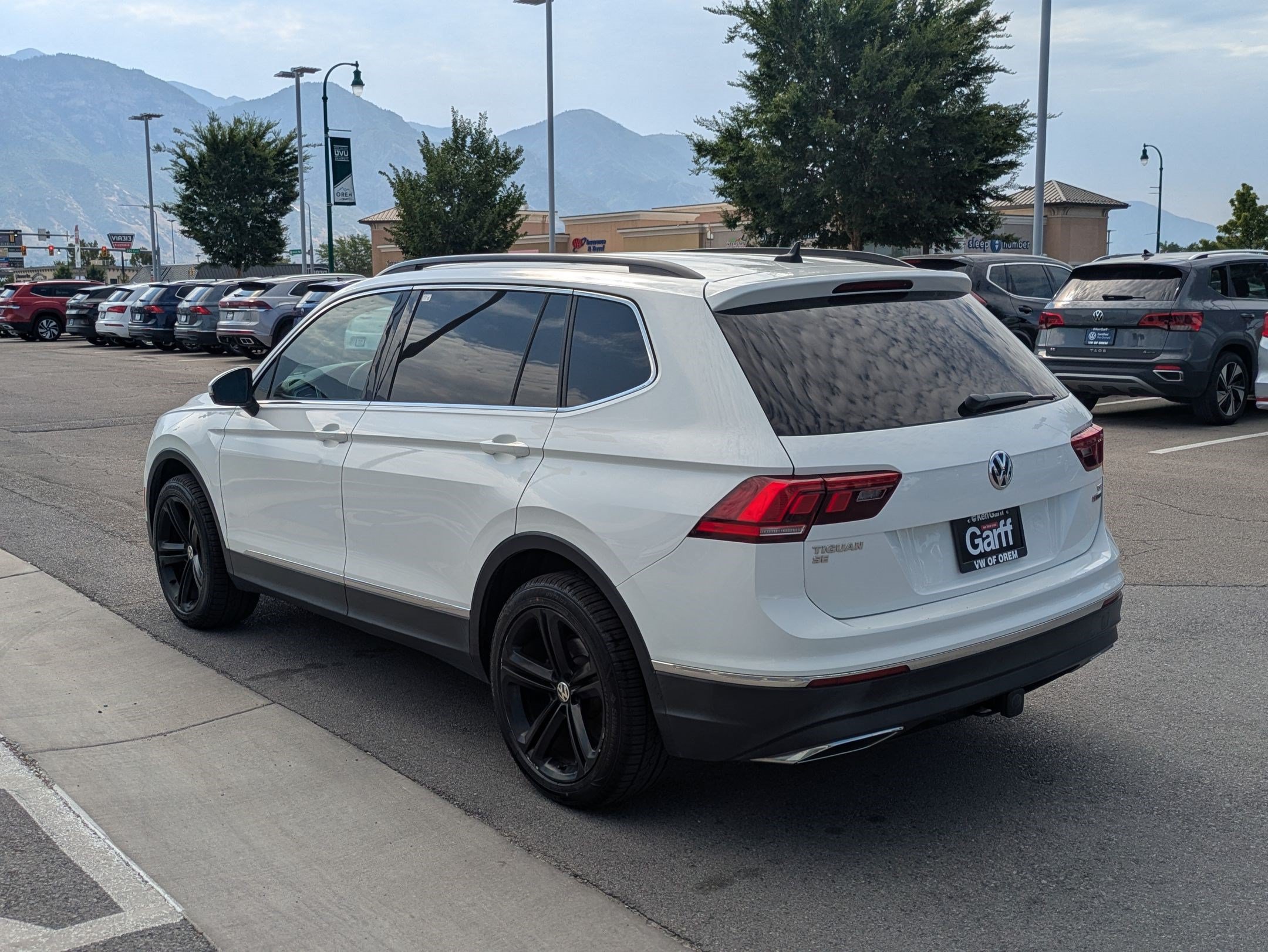Used 2018 Pure White Volkswagen SEL image 5