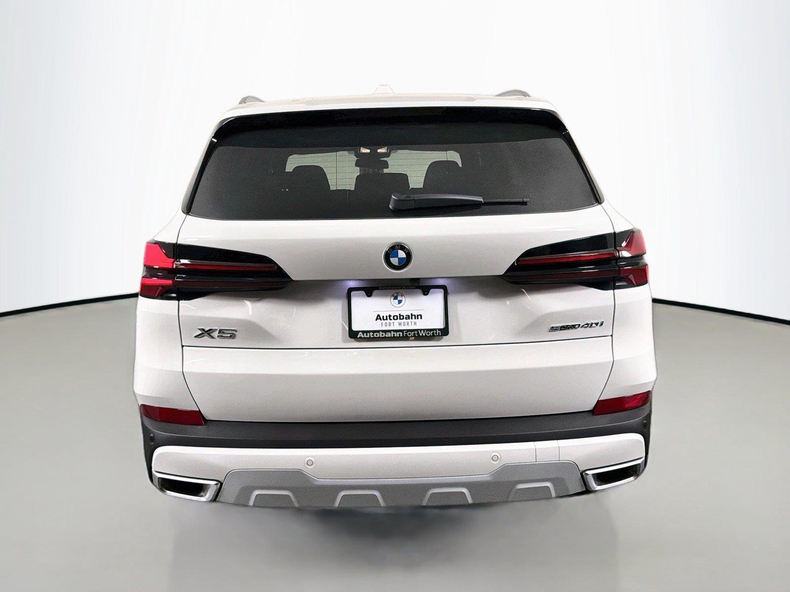 New 2026 Alpine White BMW sDrive40i image 6