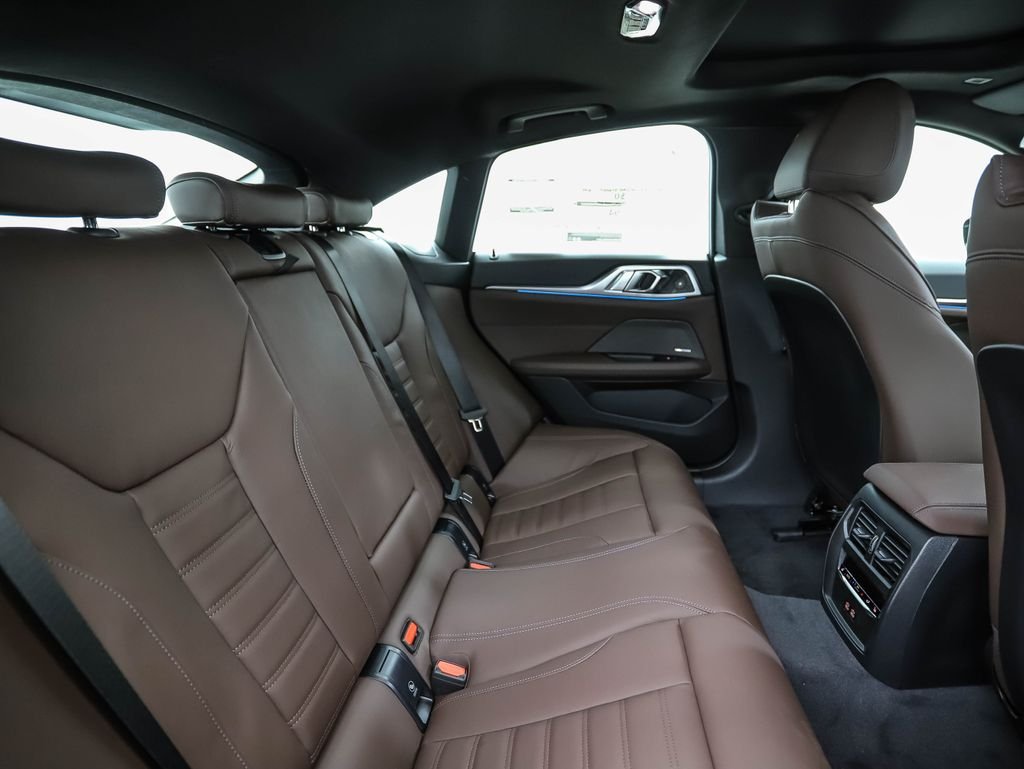 Used 2026 Blue Metallic BMW xDrive40 image 27