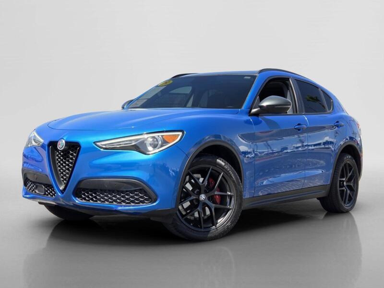 Used 2019 MISANO BLUE MET Alfa Romeo  image 1