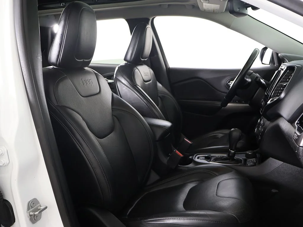 Used 2019 White Jeep Limited image 31