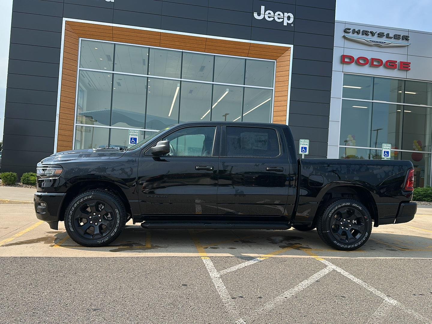 2026 RAM 1500 Express - Photo 2