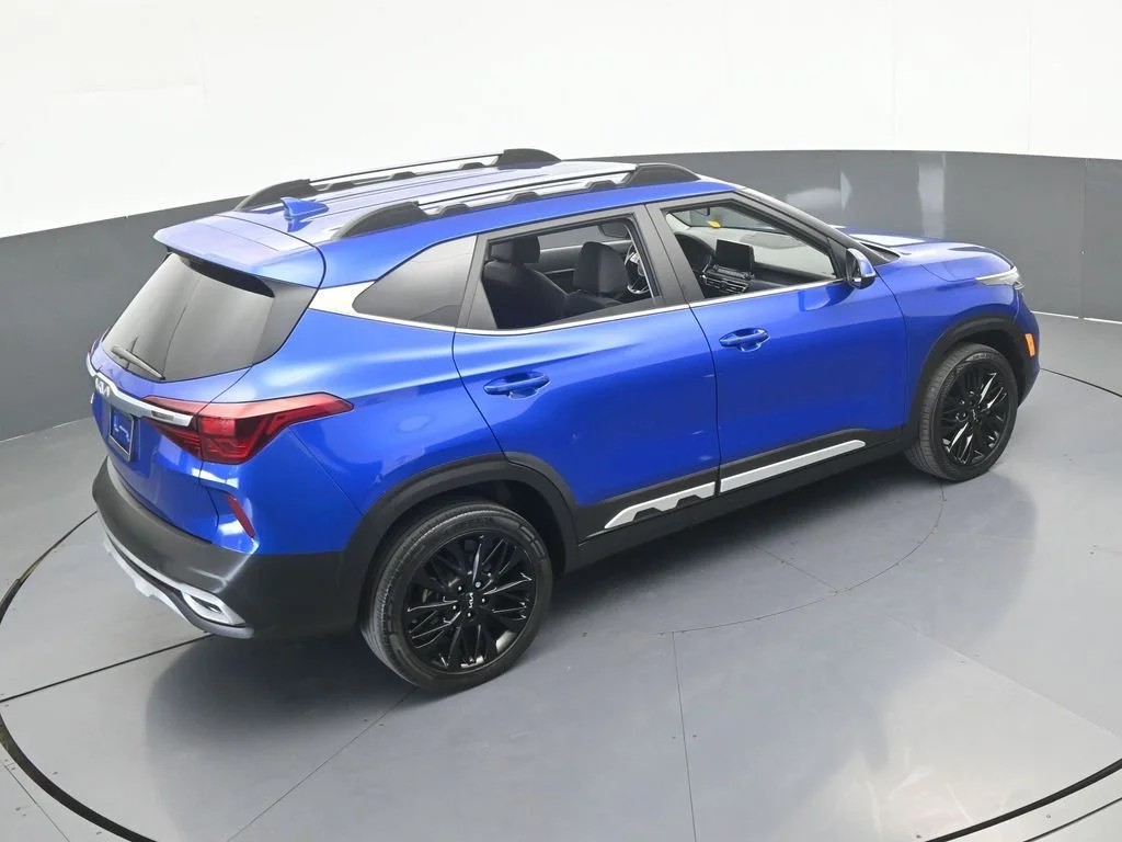 Used 2022 Neptune Blue Kia Nightfall image 49
