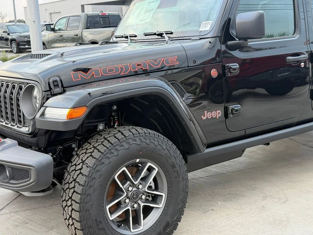 New 2026 Black Clear-Coat Exterior Paint Jeep Mojave X image 10
