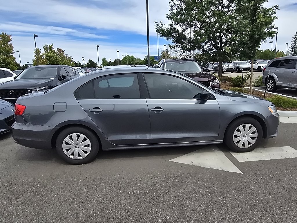 Used 2015 Platinum Gray Metallic Volkswagen 2.0L S image 16