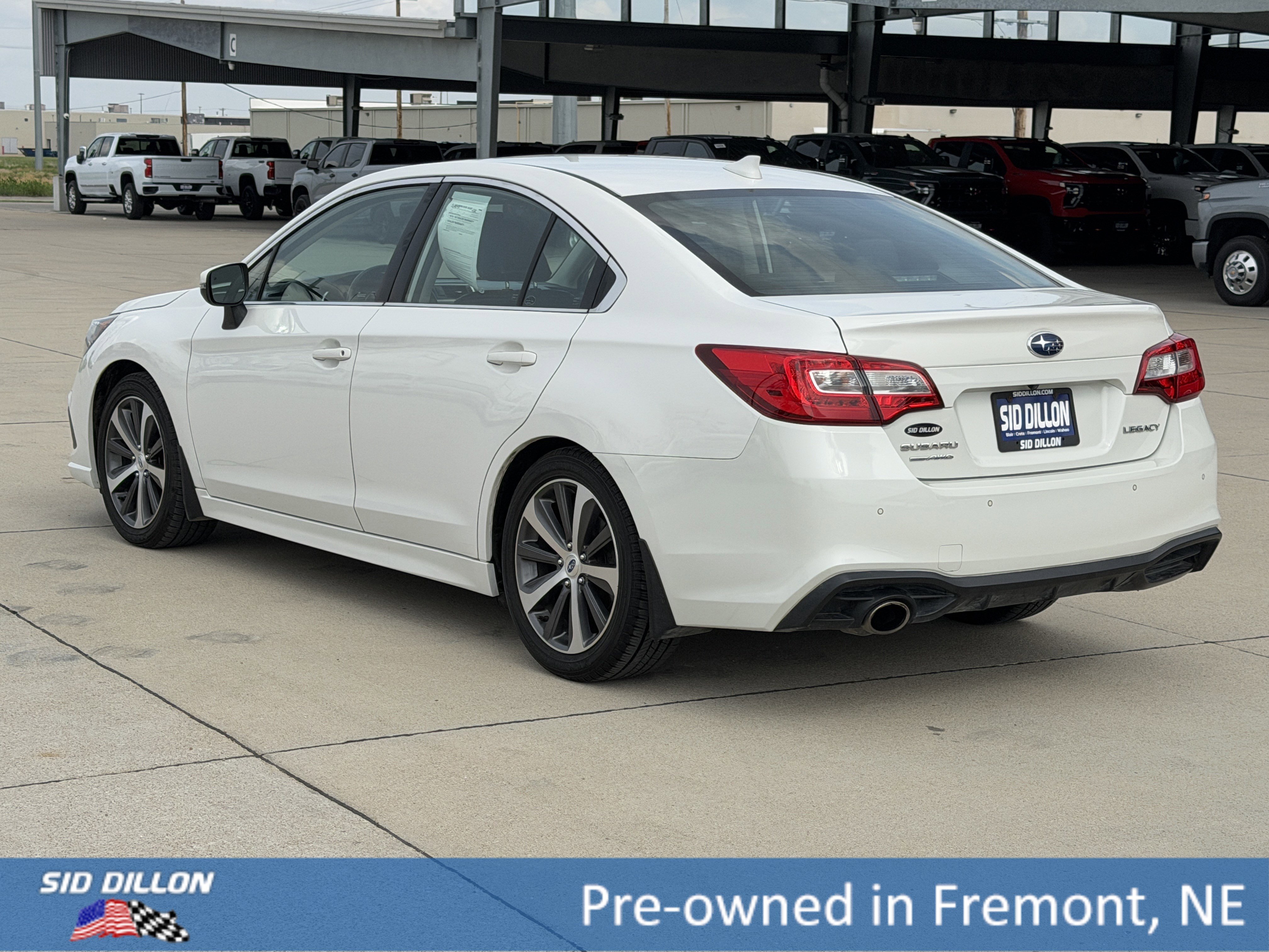 Used 2019 Crystal White Pearl Subaru Limited image 6