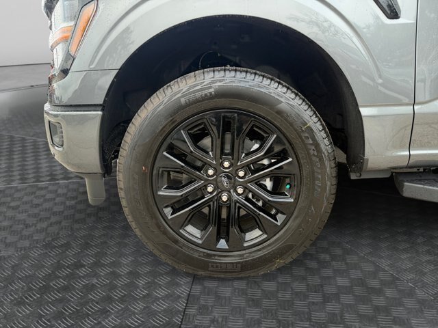 New 2026 Carbonized Gray Metallic Ford XLT image 10