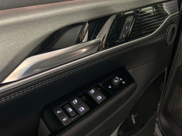 New 2026 High Gloss Black Exterior Paint Jeep Grand Wagoneer image 13
