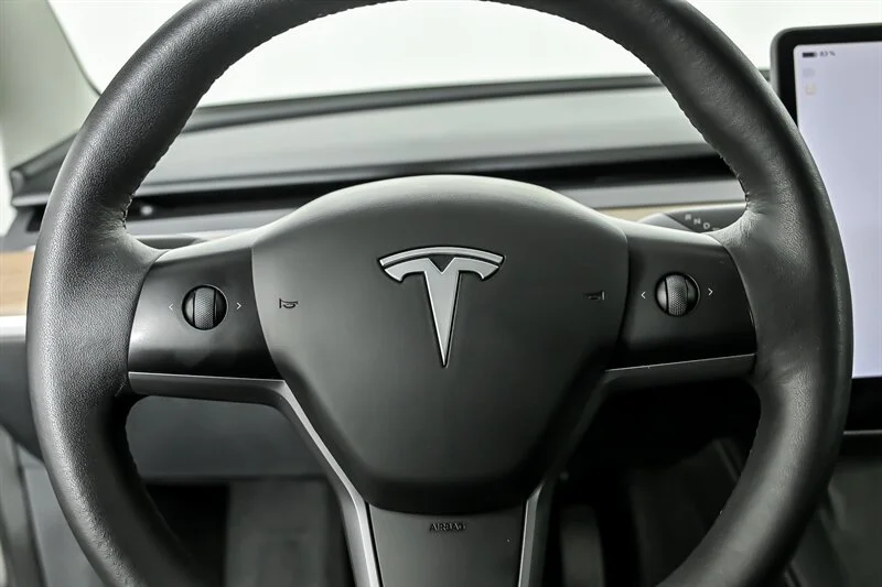 Used 2023 GRAY Tesla  image 21