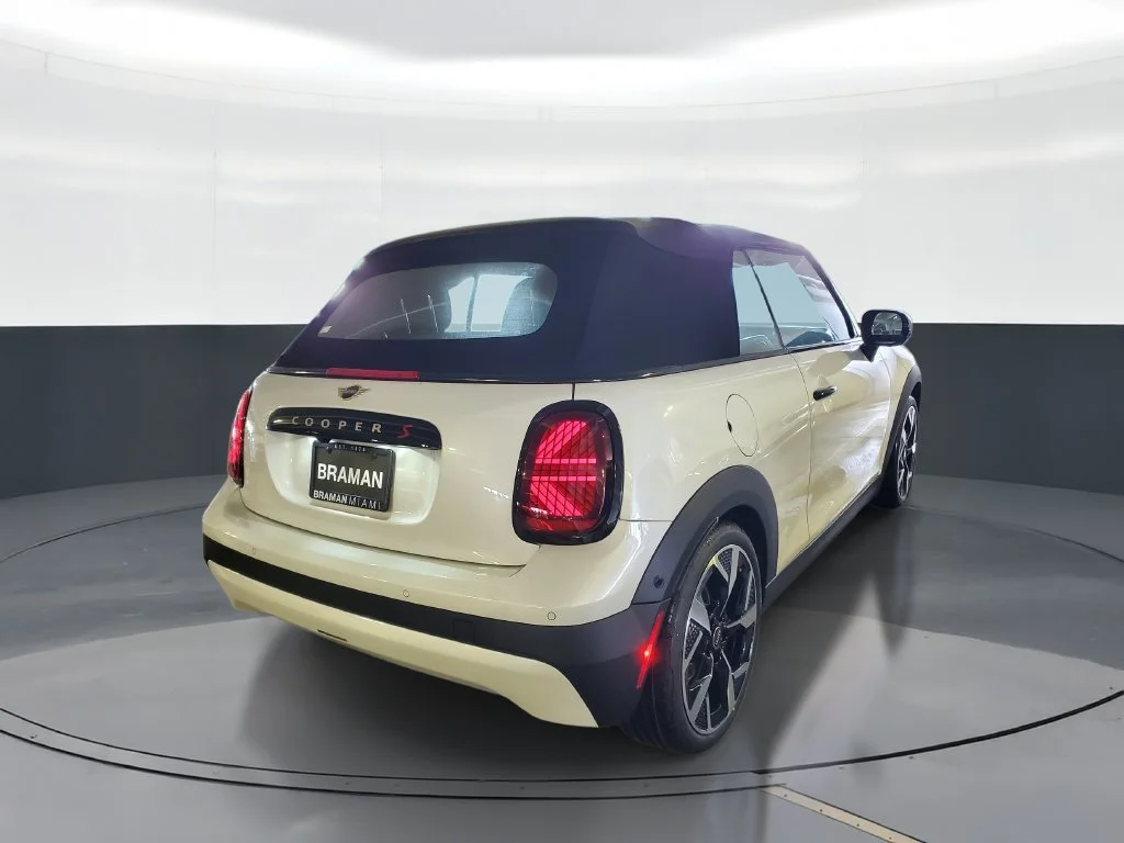 Used 2026 White MINI  image 3