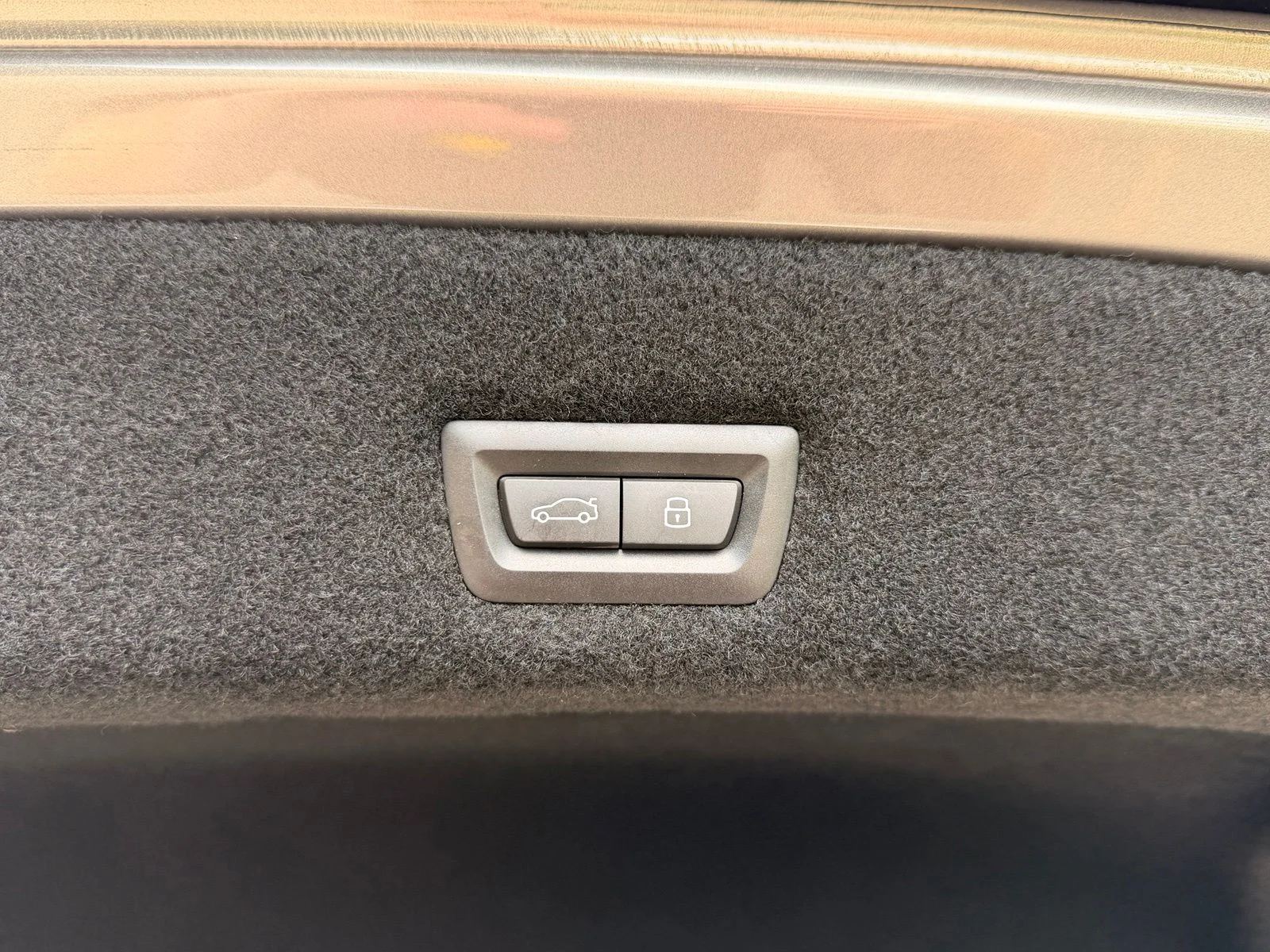 Certified Used 2023 Oxide Grey Met BMW 740i image 19