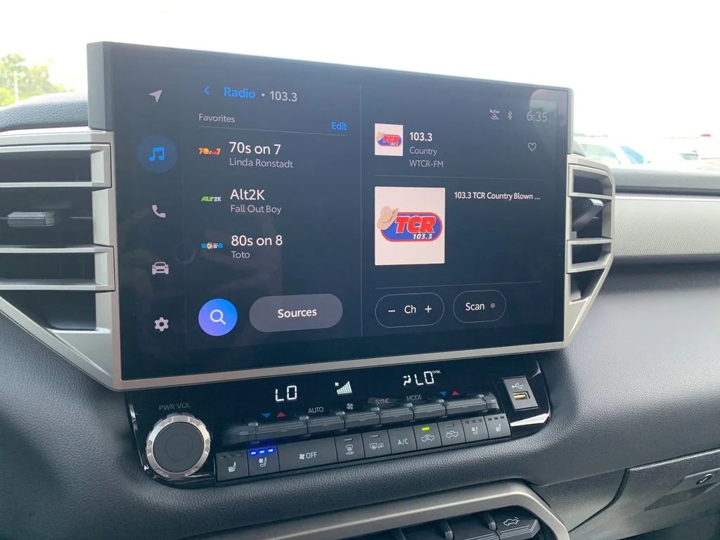 Used 2025  Toyota Limited image 20