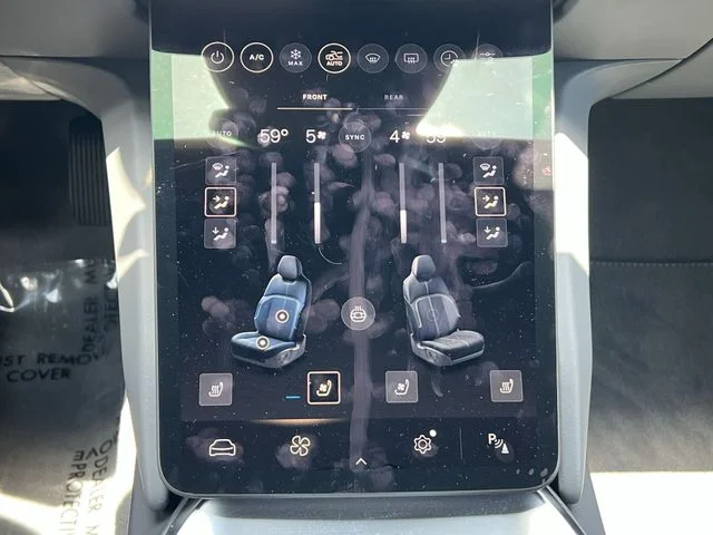 Used 2024  Lucid Touring image 23