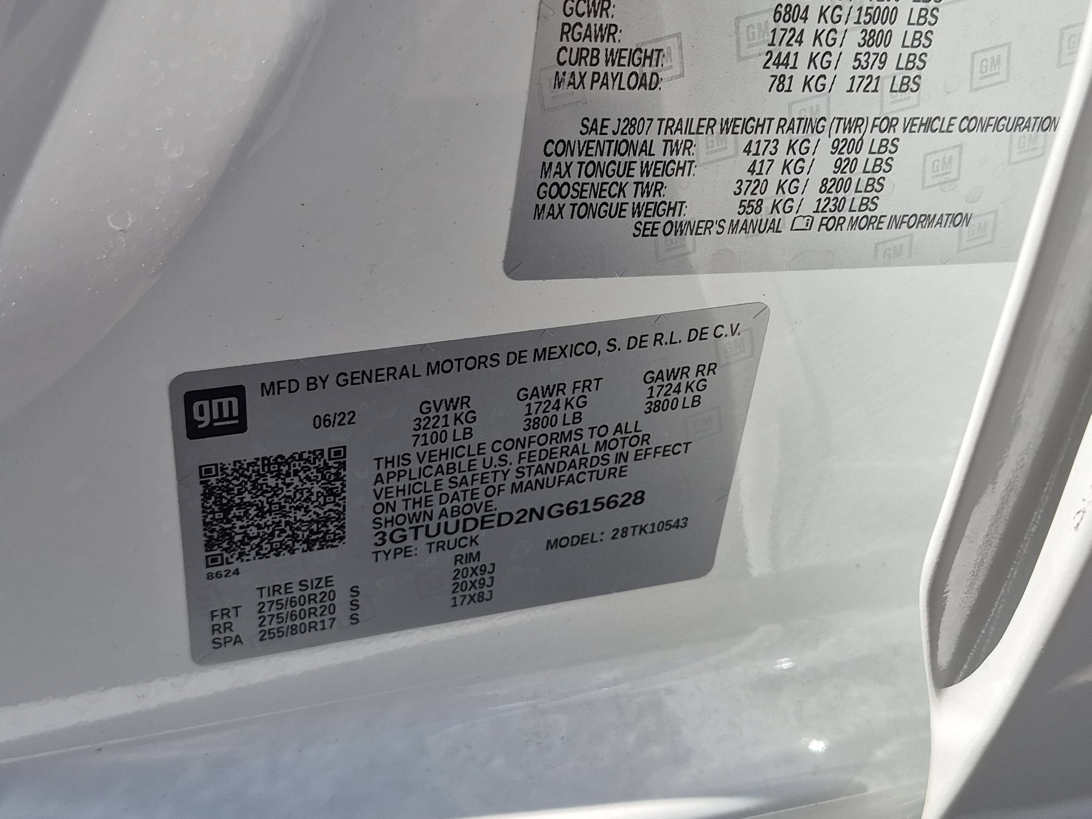 Used 2022 Summit White GMC SLT image 32