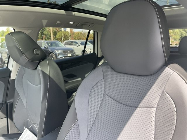 New 2026 Pure White Volkswagen 2.0T SE image 10
