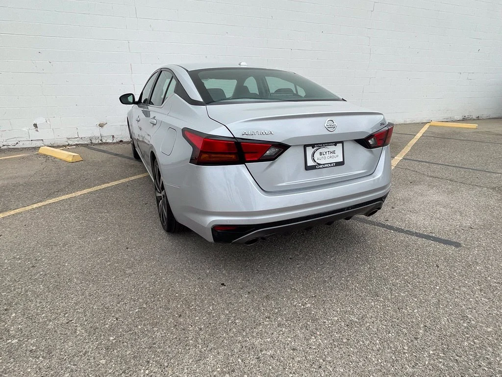 Used 2021 Brilliant Silver Metallic Nissan 2.5 SR image 4