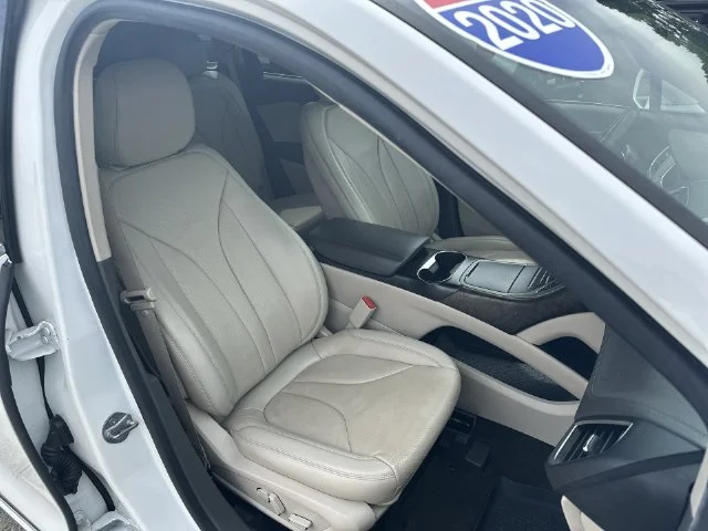 Used 2020 White Lincoln Reserve image 27