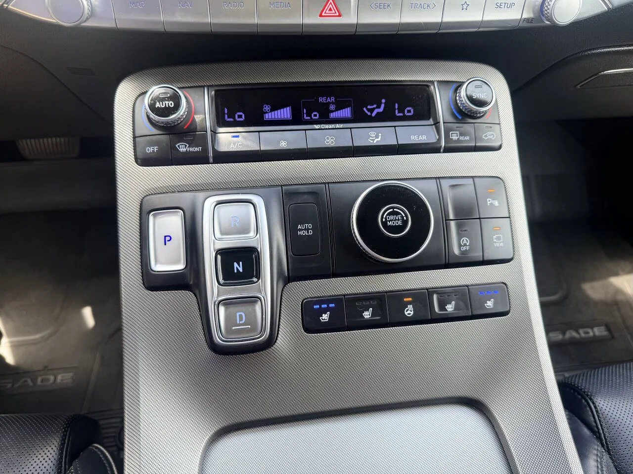 Used 2021 Gray Hyundai Limited 4dr SUV image 18