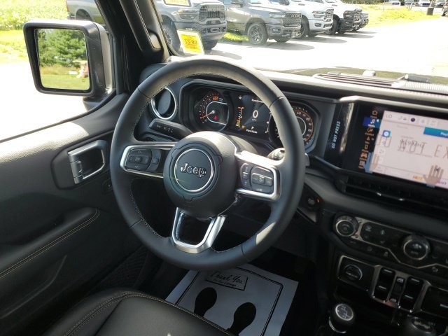 New 2027 Black Clear-Coat Paint Jeep Sahara image 18