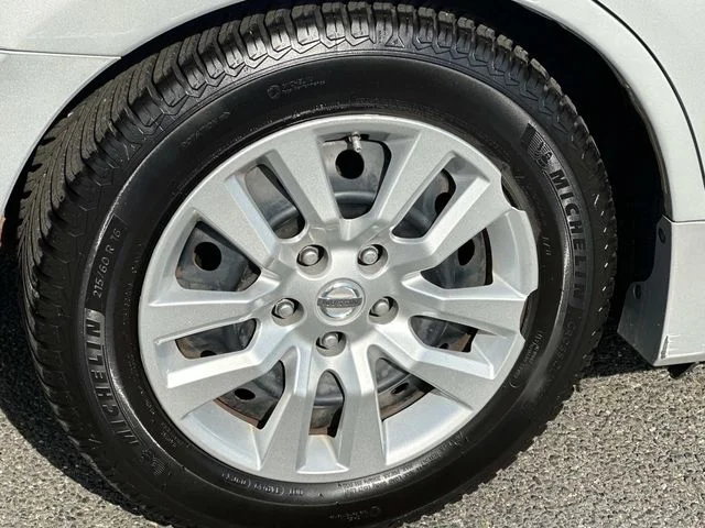 Used 2013 Silver Nissan 2.5 S image 10