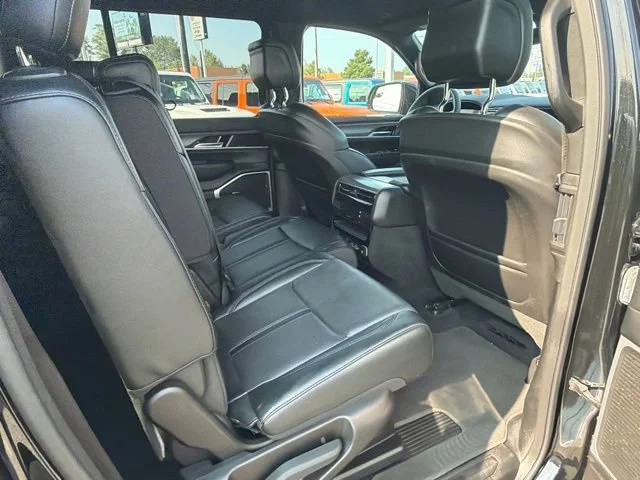 Used 2024 Diamond Black Crystal Pearlcoat Jeep Series III image 12