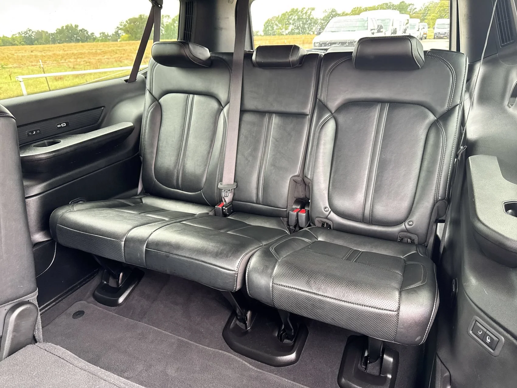 Used 2024 Diamond Black Crystal Pearlcoat Jeep Series II image 23