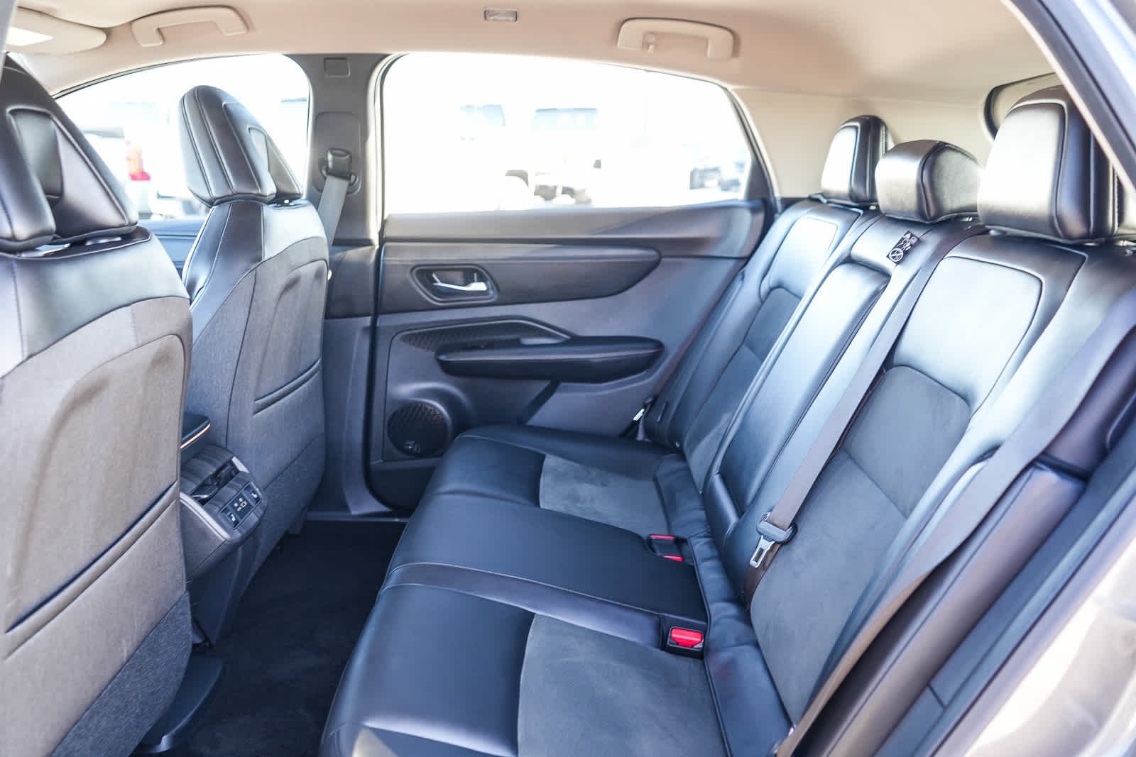 Used 2024 Gun Metallic Nissan ENGAGE image 18