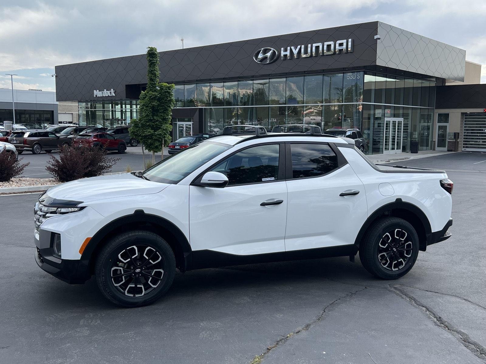 Certified Used 2024 Atlas White Hyundai SEL image 1
