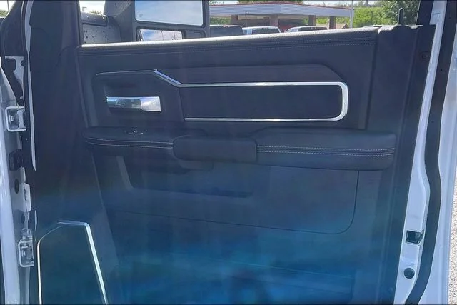 New 2026 Bright White Clear-Coat Exterior Paint RAM Laramie image 31