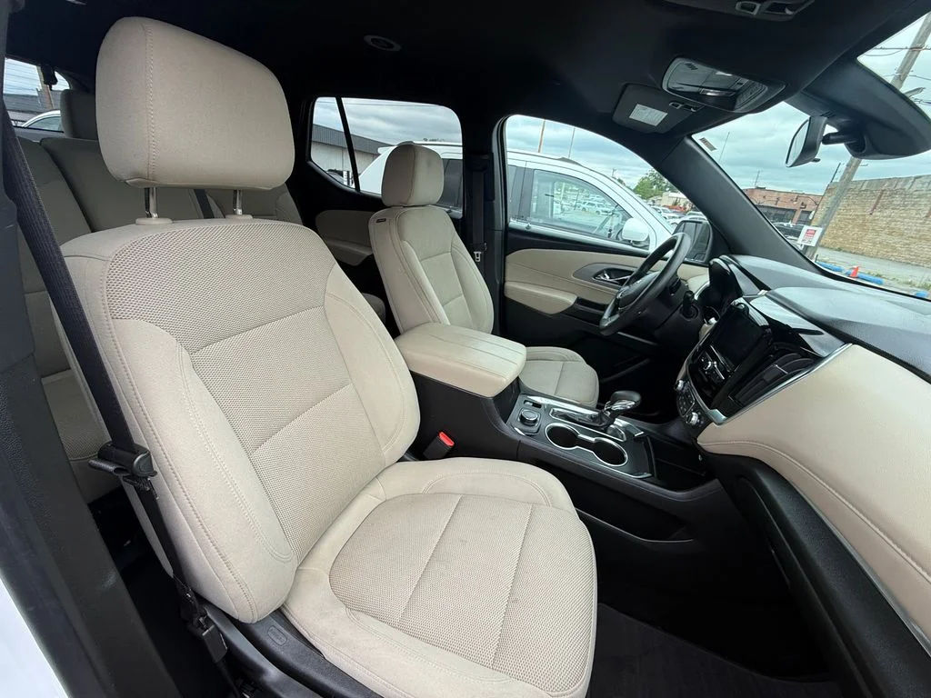 Used 2022 White Chevrolet LS image 19