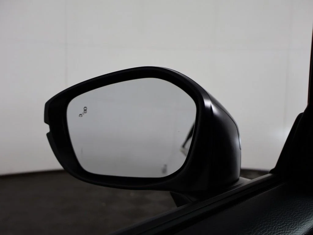 Used 2025 Platinum White Pearl Honda Sport Touring image 39