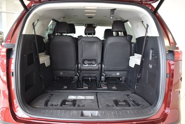 Used 2024 Red Kia EX image 9