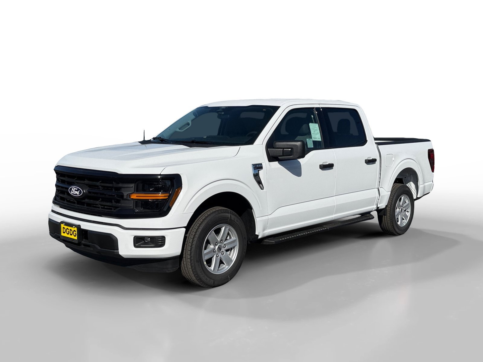 New 2026 Oxford White Ford XLT image 1