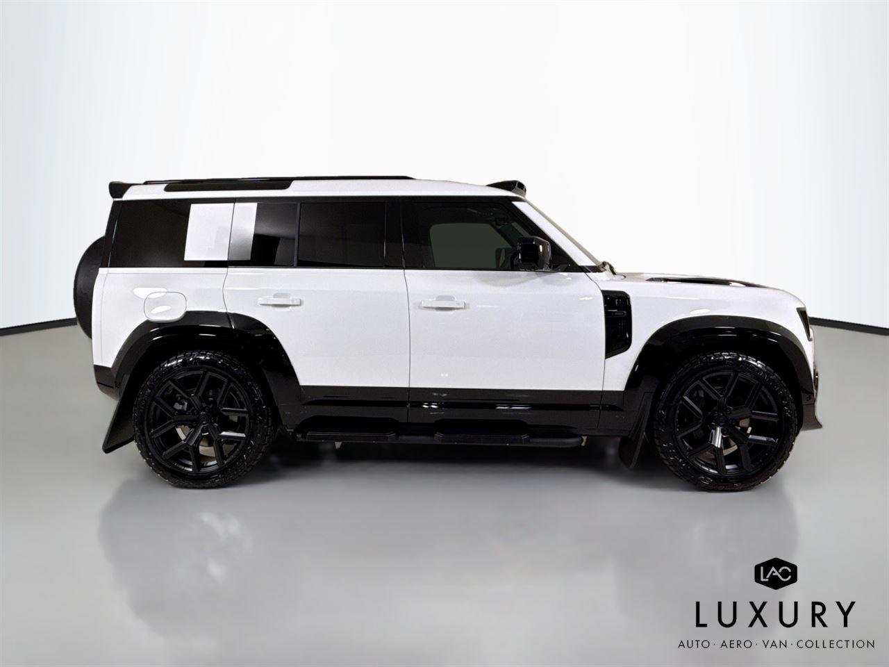 Used 2026 Fuji White Land Rover X-Dynamic SE | Urban Widetrack Build image 5