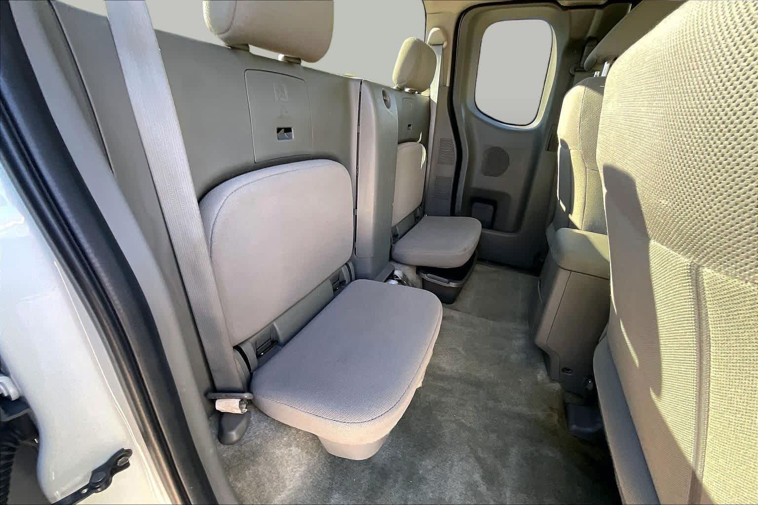 Used 2016 Glacier White Nissan S image 16
