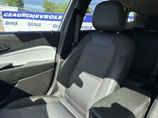 Used 2025 White Chevrolet LT image 38