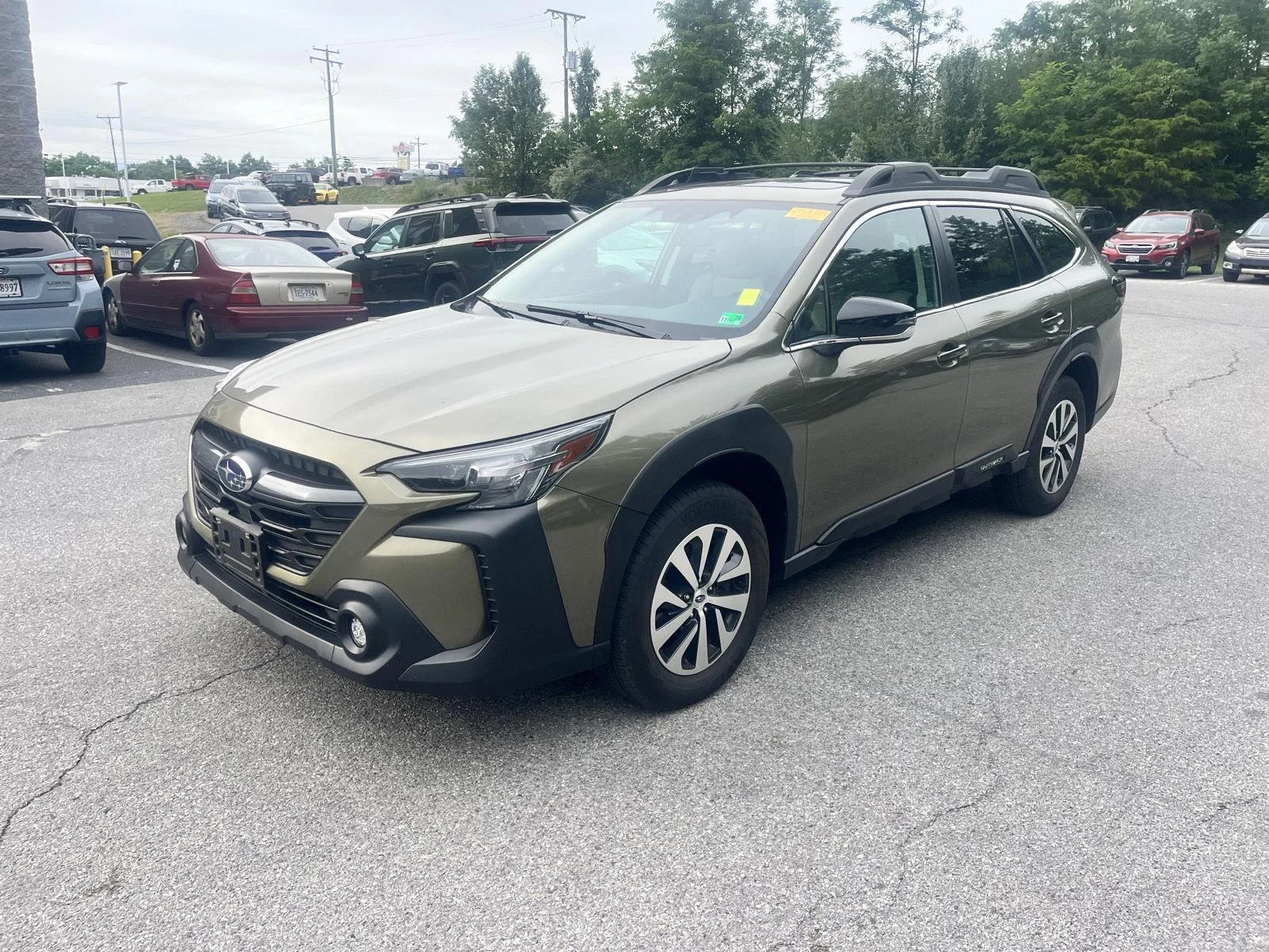 Used 2025 Autumn Green Metallic Subaru Premium image 4