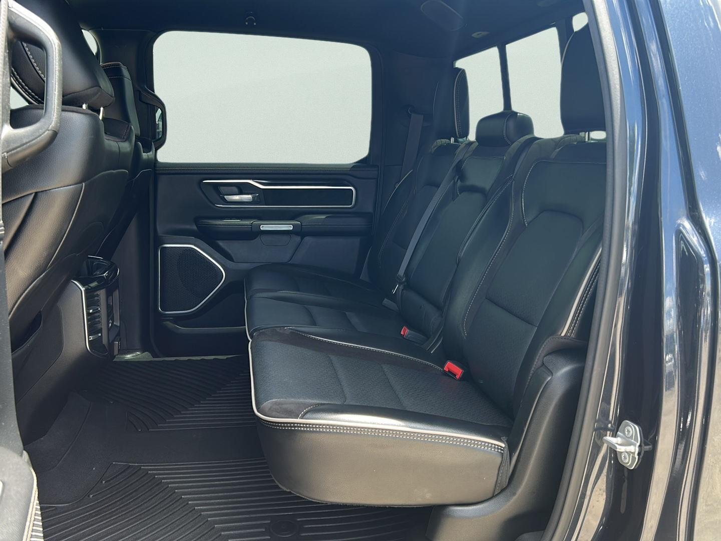 Used 2020 Diamond Black Crystal Pearlcoat Ram Laramie image 17